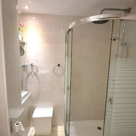 Fuengirola. Bonito En Paseo Maritimo. Espectaculares Vistas Al Mar. Primera Linea Fuengirola