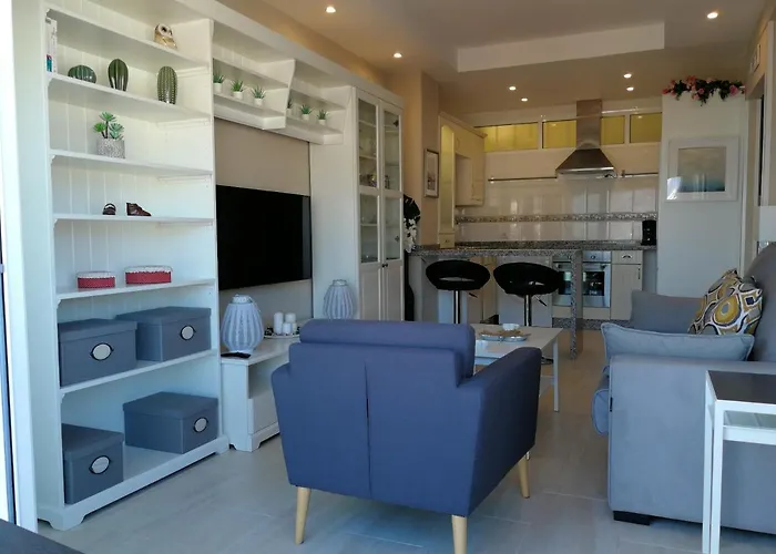 Fuengirola. Bonito En Paseo Maritimo. Espectaculares Vistas Al Mar. Primera Linea דירה פואנגירולה