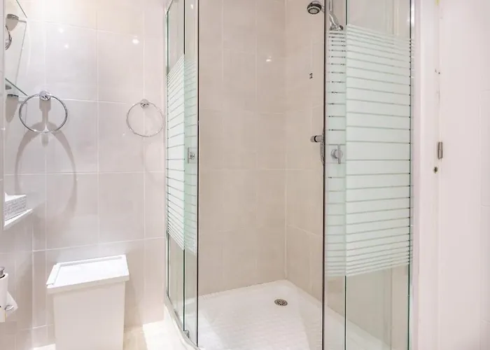 アパート Fuengirola. Bonito En Paseo Maritimo. Espectaculares Vistas Al Mar. Primera Linea フエンヒロラ