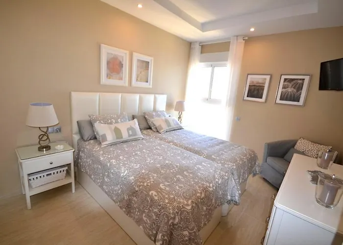 דירה Fuengirola. Bonito En Paseo Maritimo. Espectaculares Vistas Al Mar. Primera Linea