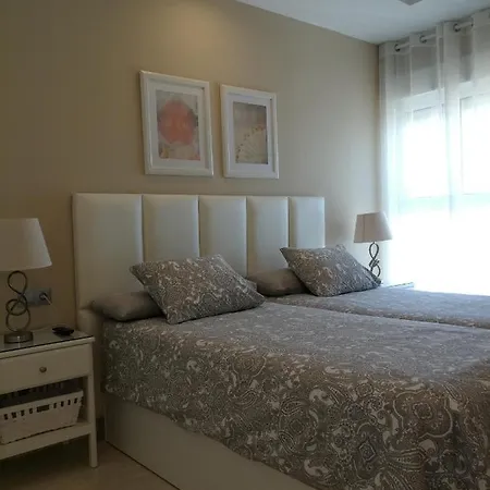 Apartment Fuengirola. Bonito En Paseo Maritimo. Espectaculares Vistas Al Mar. Primera Linea