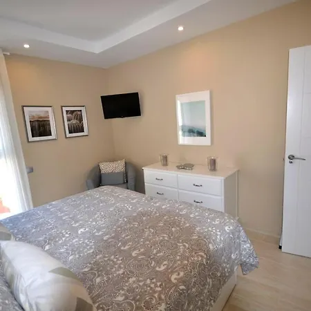 Apartment Fuengirola. Bonito En Paseo Maritimo. Espectaculares Vistas Al Mar. Primera Linea Fuengirola