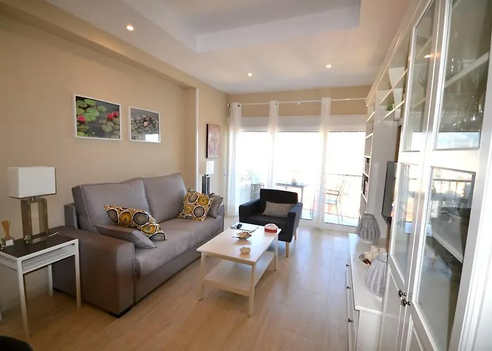 Fuengirola. Bonito En Paseo Maritimo. Espectaculares Vistas Al Mar. Primera Linea Apartment *