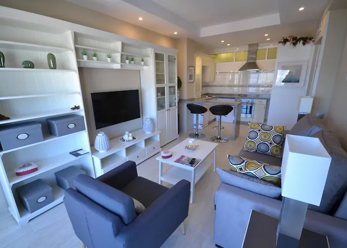 Apartment Fuengirola. Bonito En Paseo Maritimo. Espectaculares Vistas Al Mar. Primera Linea *