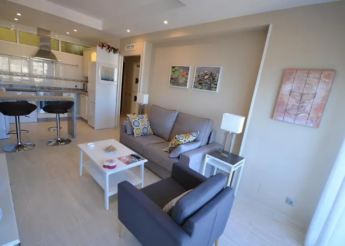 Apartment Fuengirola. Bonito En Paseo Maritimo. Espectaculares Vistas Al Mar. Primera Linea