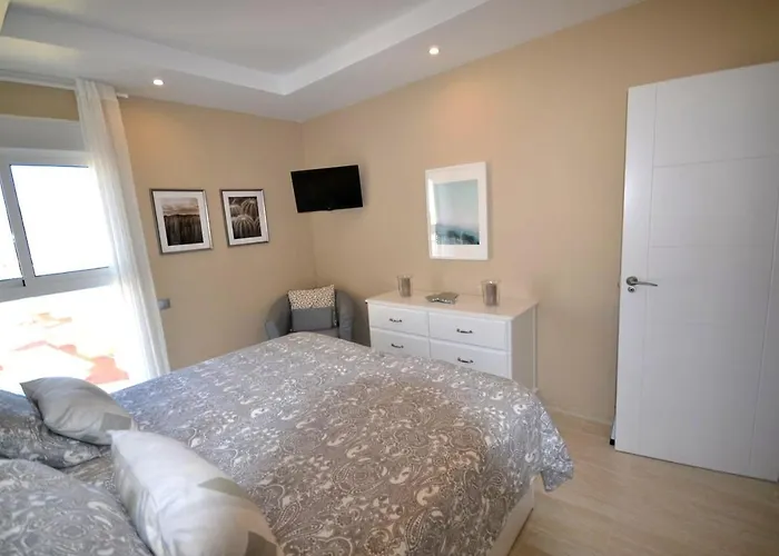 Apartment Fuengirola. Bonito En Paseo Maritimo. Espectaculares Vistas Al Mar. Primera Linea Fuengirola