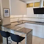 Fuengirola. Bonito En Paseo Marítimo. Espectaculares Vistas Al Mar. Primera Línea Apartamento Fuengirola